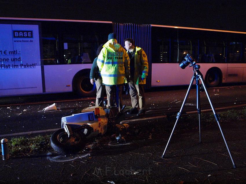 VU Roller KVB Bus Hoehenhauser Ring Koeln Muelheim P27.JPG